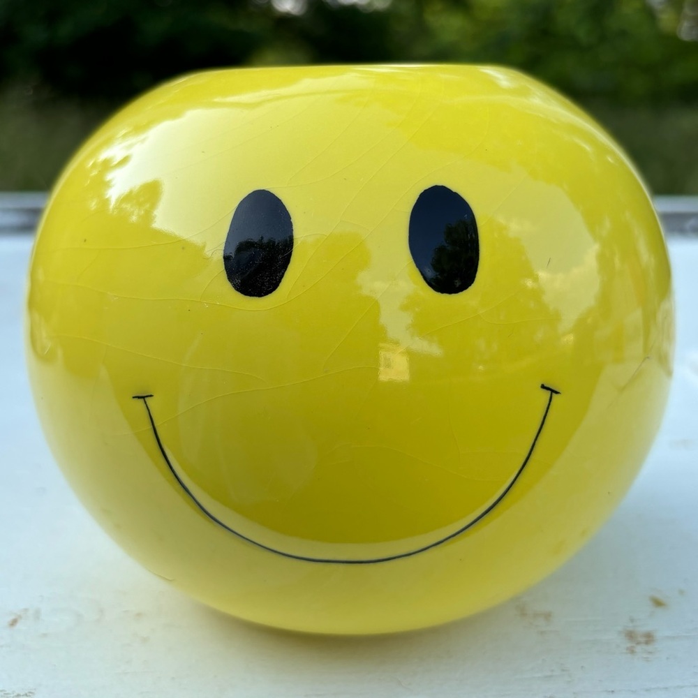 VTG planter vase Smiling Face Yellow black decor accent storage EUC